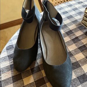 Eileen Fisher Liza Ankle Strap Gray Nuback Leather Pumps Womens size 10NWT